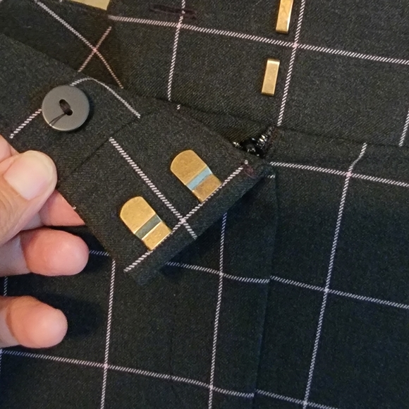 *FINAL PRICE *Loft ladies black and pink plaid capris. - Picture 3 of 7